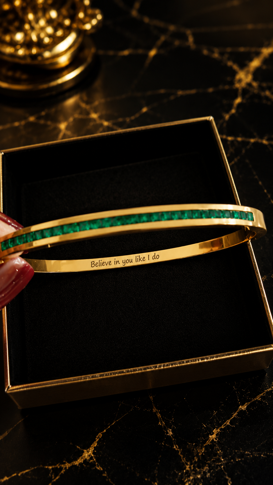 Emerald in-Lay Clasp Bracelet