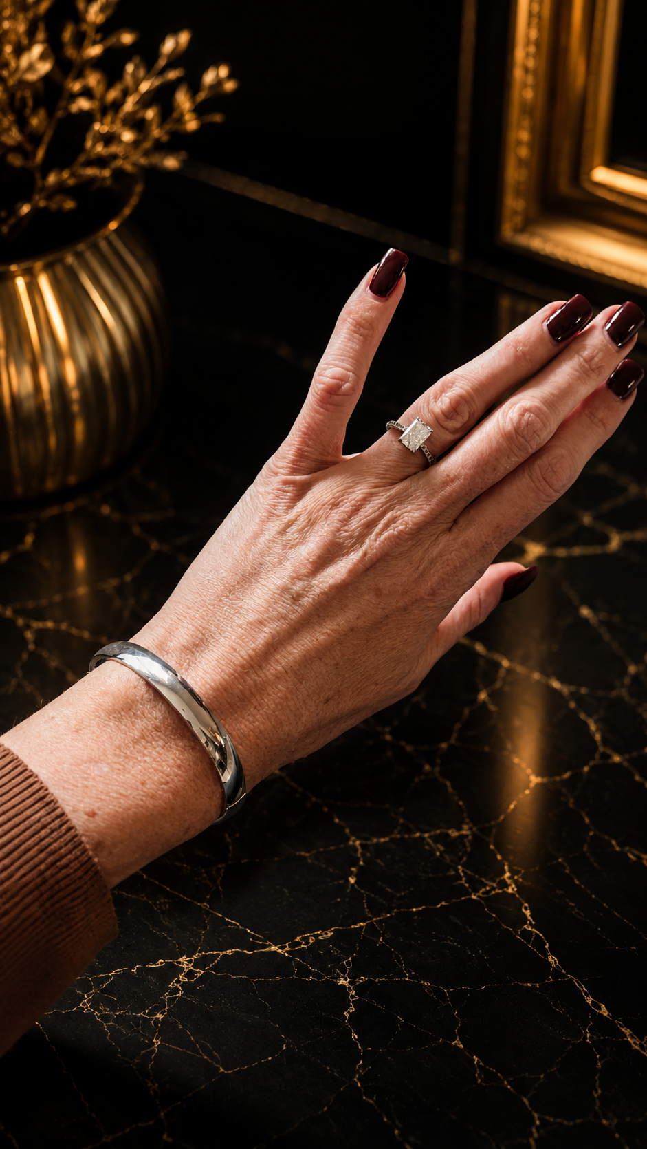 8mm Oval Clasp Bangle