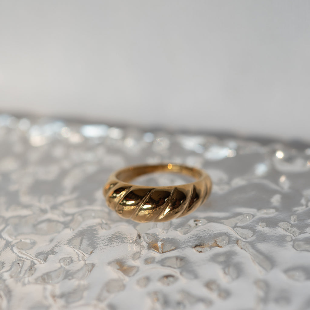 Antique look Bouquet Ring