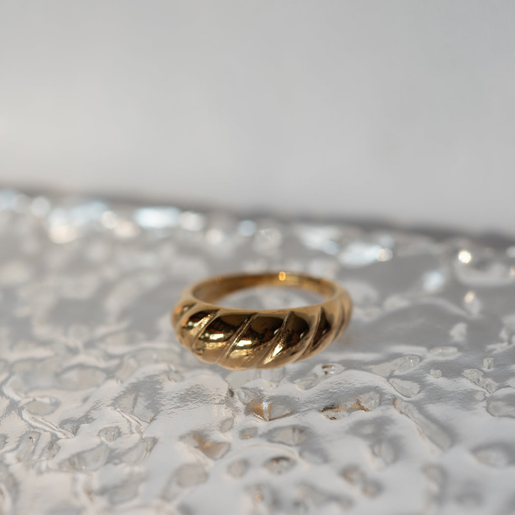 Antique look Bouquet Ring