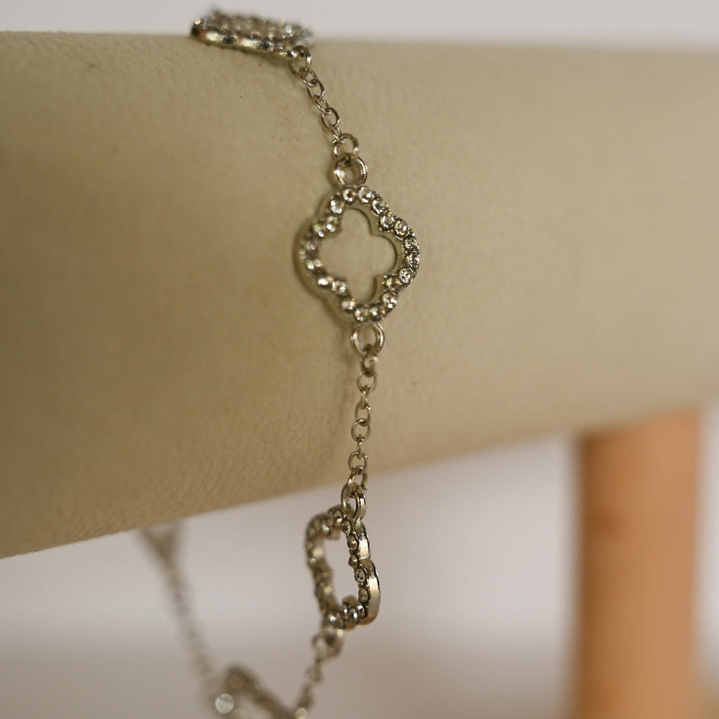 Elegant Hollow Four Leaf Clover Bracelet, 316L Stainless Steel - Bracelet