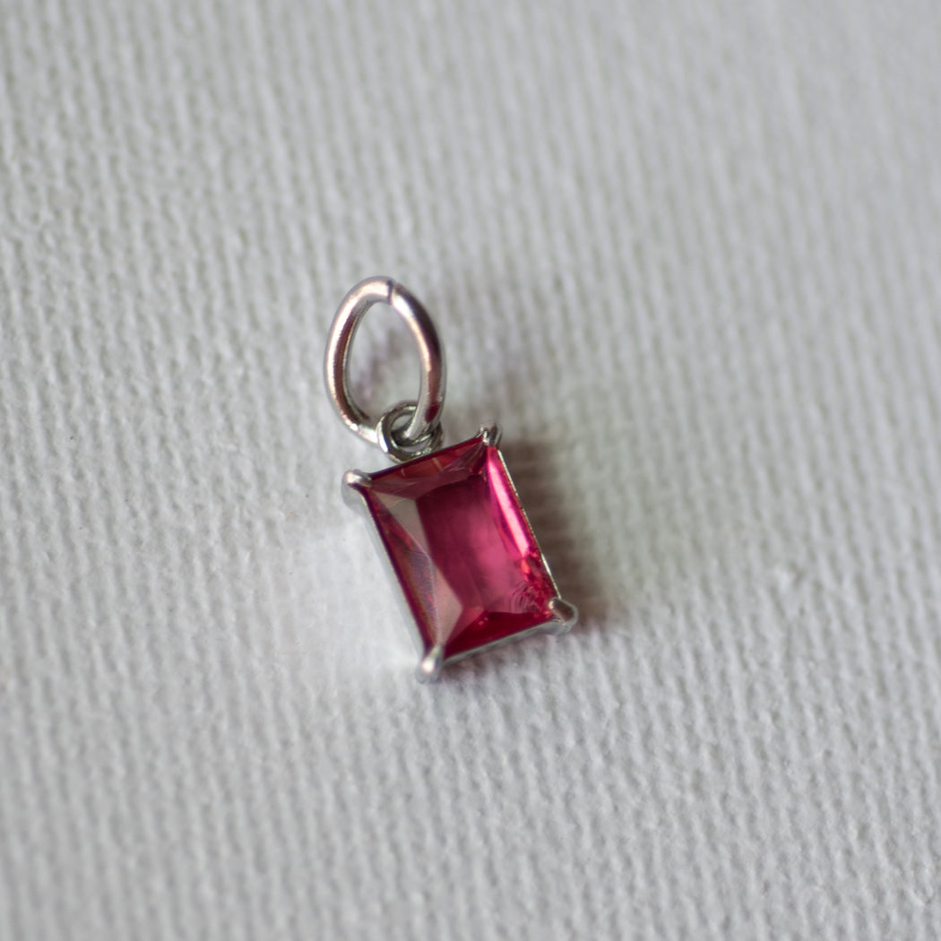 Trendy Exquisite Colourful 4 Claw Square Zirconia Pendant - Charm